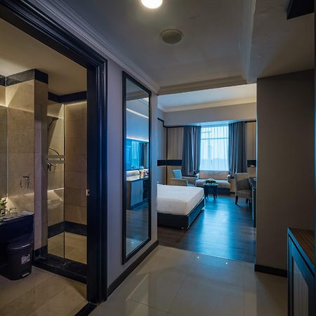 Grand Jatra Hotel Pekanbaru Zewnętrze zdjęcie