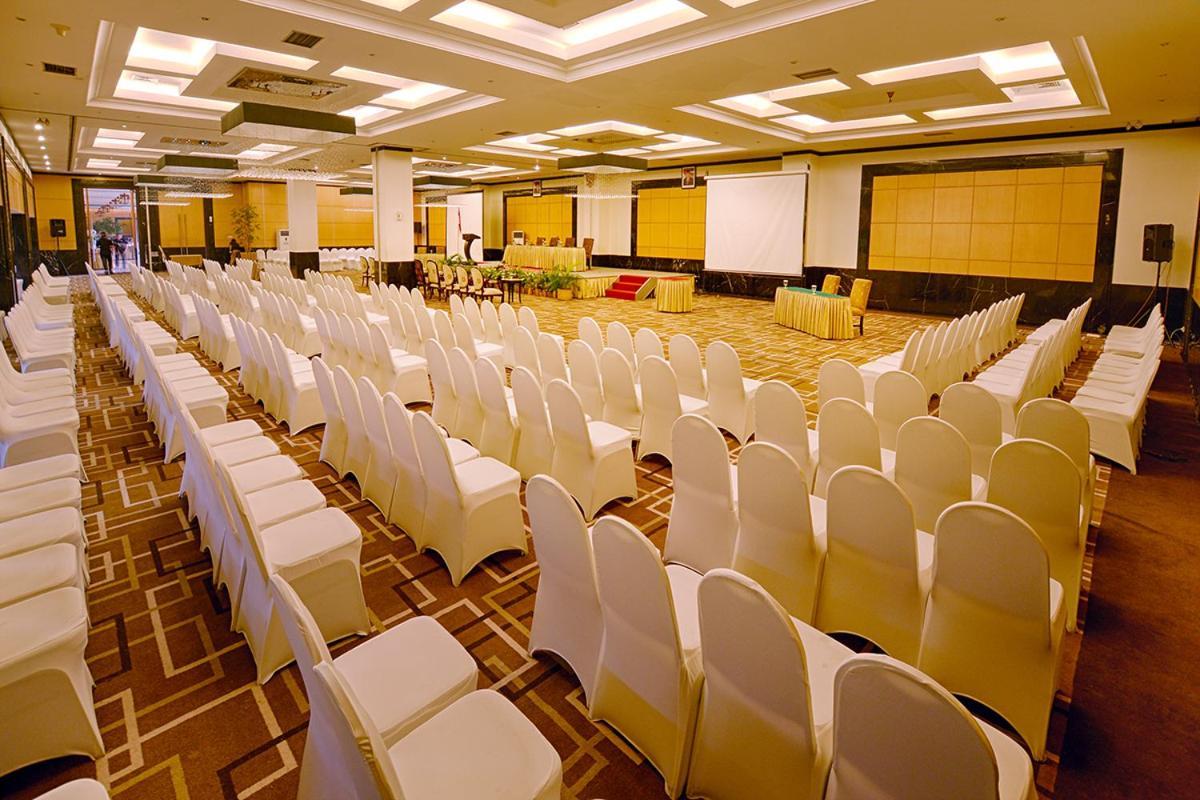 Grand Jatra Hotel Pekanbaru Zewnętrze zdjęcie