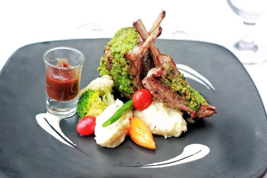 Grand Jatra Hotel Pekanbaru Zewnętrze zdjęcie