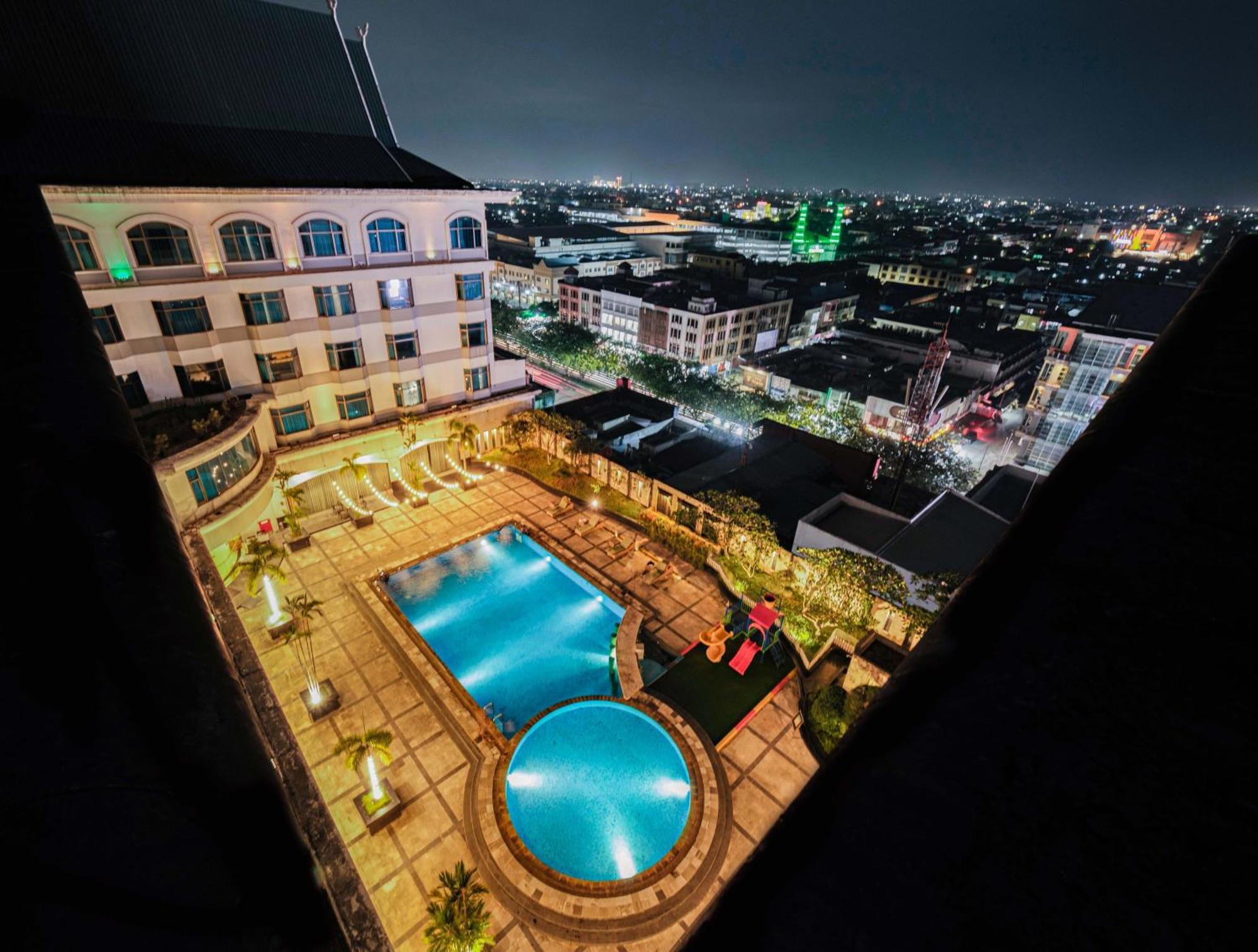 Grand Jatra Hotel Pekanbaru Zewnętrze zdjęcie