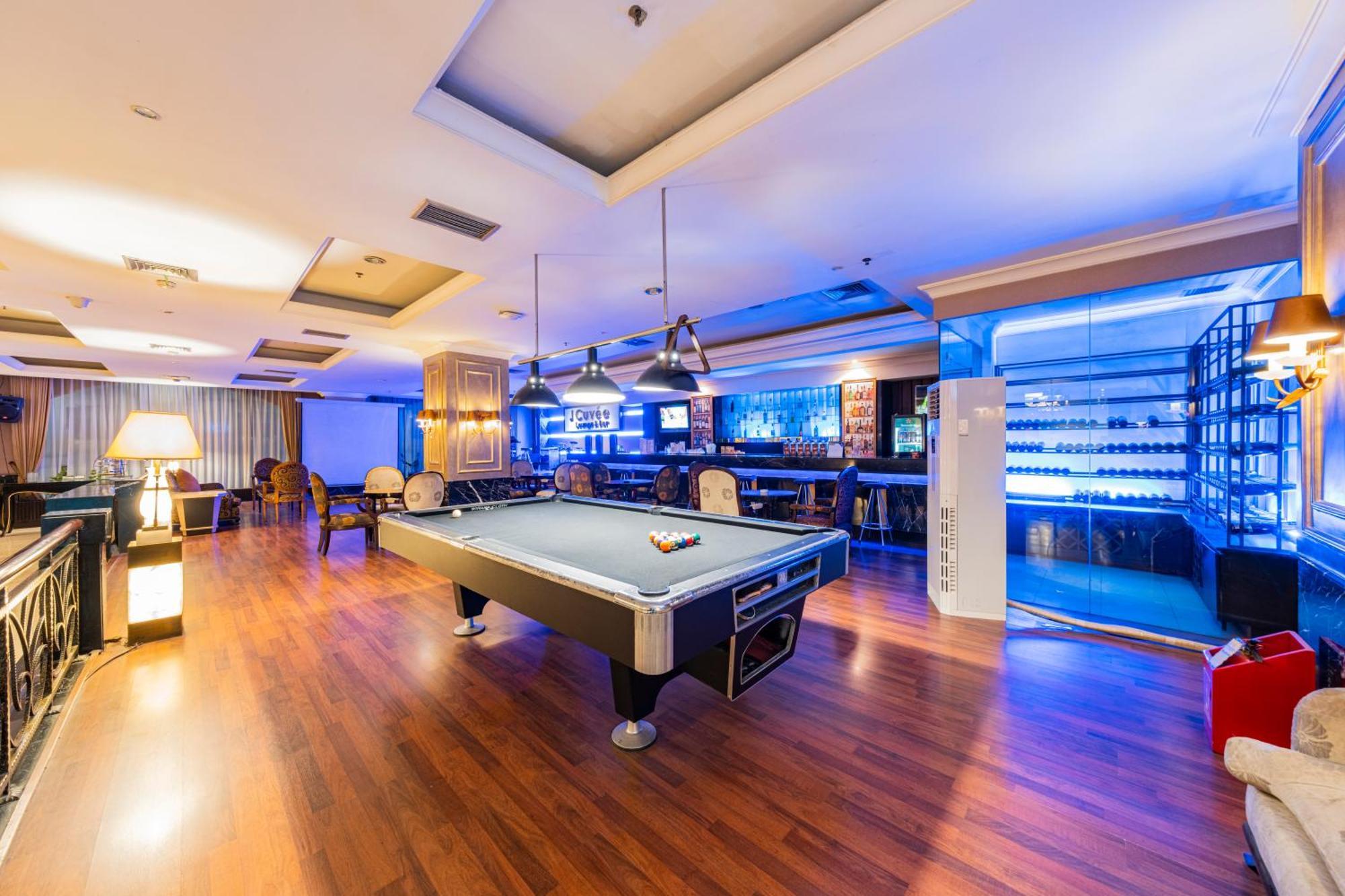 Grand Jatra Hotel Pekanbaru Zewnętrze zdjęcie