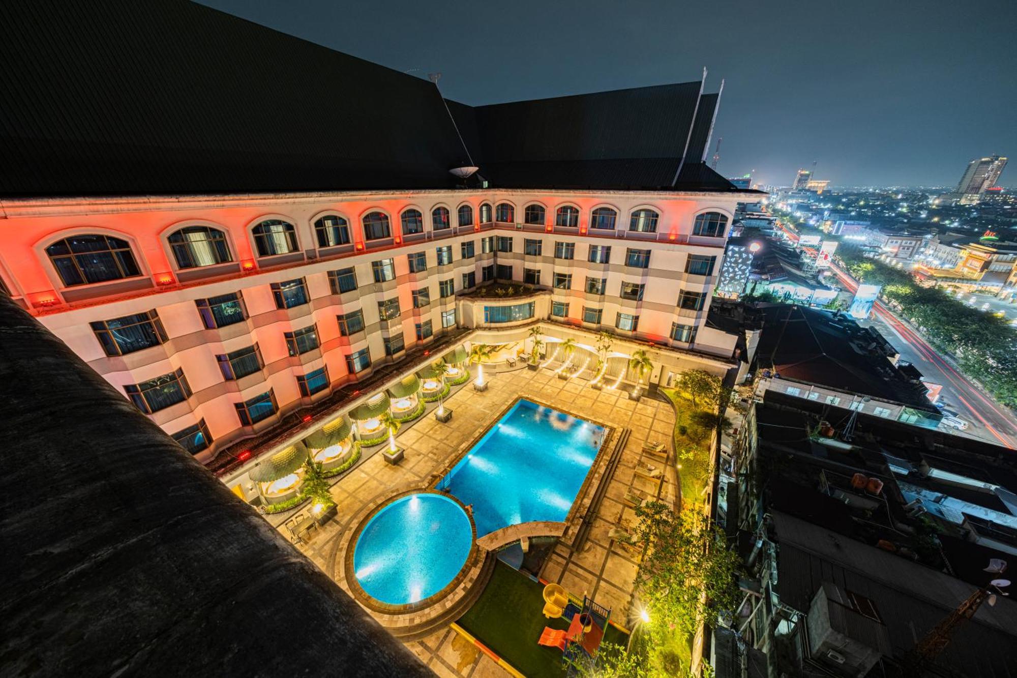 Grand Jatra Hotel Pekanbaru Zewnętrze zdjęcie