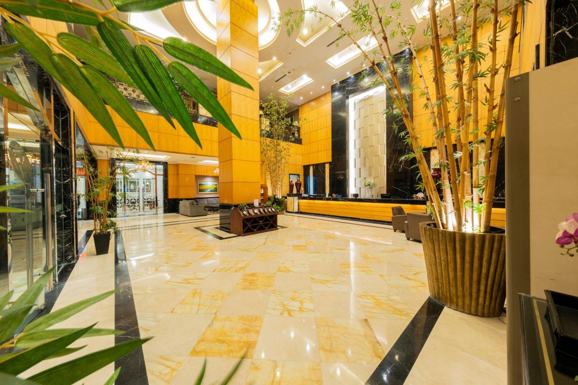 Grand Jatra Hotel Pekanbaru Zewnętrze zdjęcie